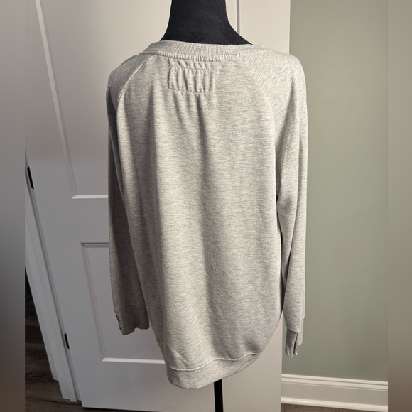 The sweatshirt project Button Detail gray sweater boat neck - Picture 3 of 6